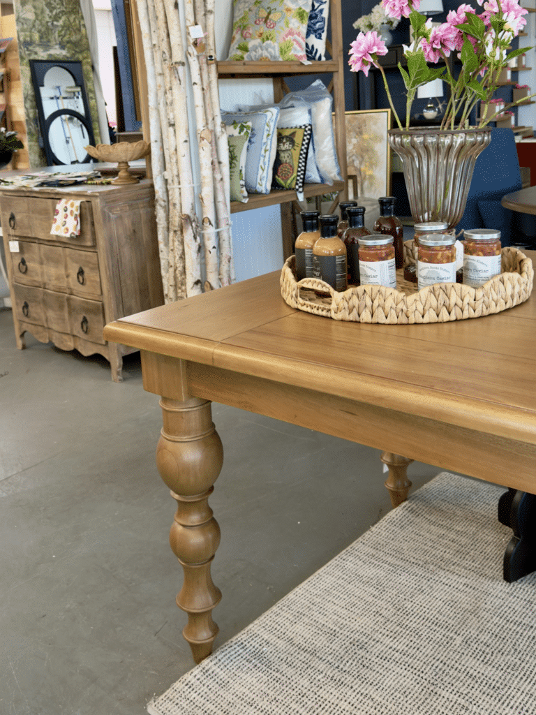 Bramble Madison Rectangular Din ng Table